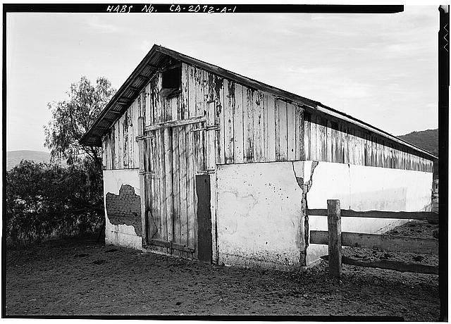 habs_ca2072A_barn_photo1_015247.jpg